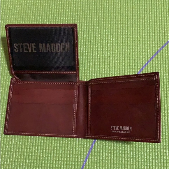 Steve Madden Wallet - Picture 3 of 3